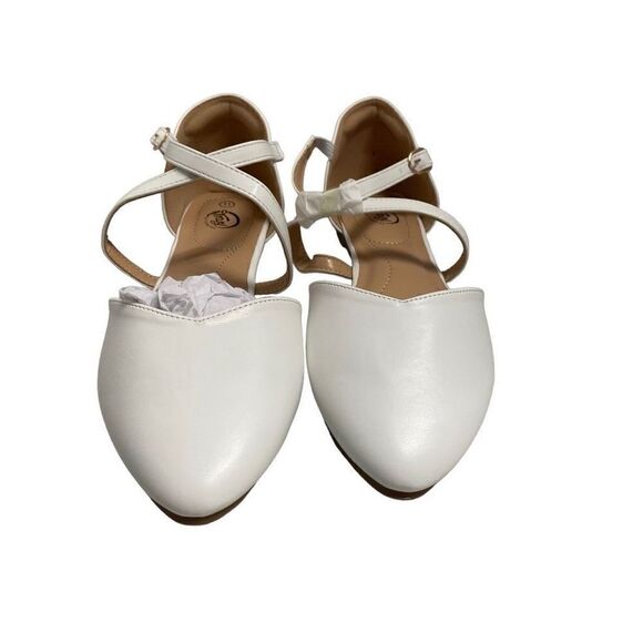 TRARY Women’s White Dorsey Cross Cross Flats Sz 11 Closed Pointed Toe New in Box - Picture 1 of 9